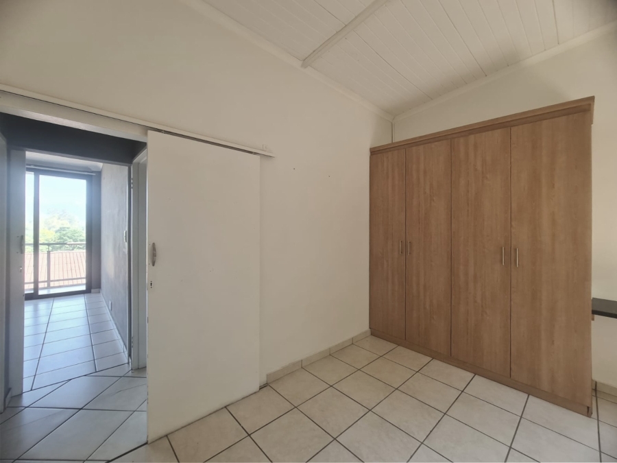 6 Bedroom Property for Sale in Meerhof North West